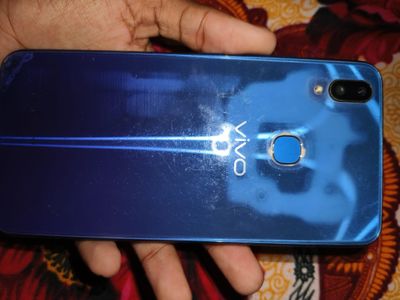 Vivo V9 4 GB/64 GB