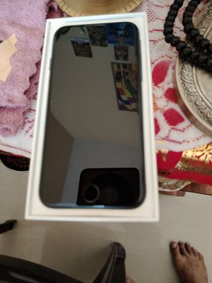 Apple iPhone SE (3rd Gen) 64 GB