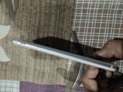 Apple iPhone 8 64 GB 3