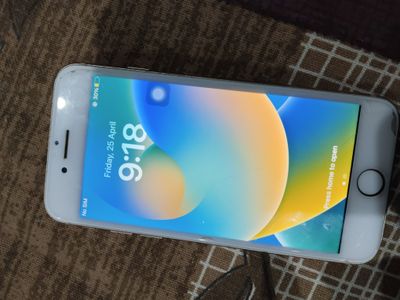 Apple iPhone 8 64 GB 2