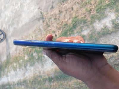 Vivo Y15 (2019) 4 GB/64 GB 3