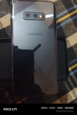 Samsung Galaxy S10e 6 GB/128 GB 4