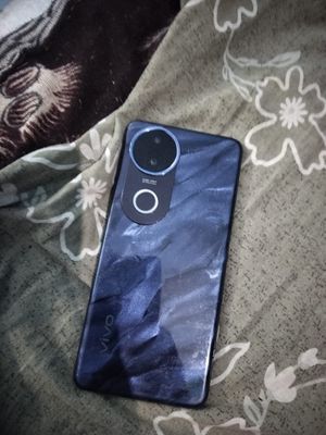 Vivo V50e 8 GB/128 GB