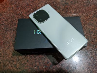 iQOO Neo 10R 5G 8 GB/256 GB