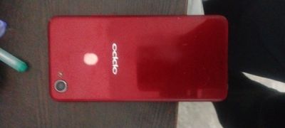 Oppo F7 4 GB/64 GB 2