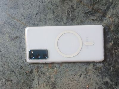 Samsung Galaxy S20 FE 5G 8 GB/128 GB 2