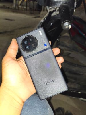 Vivo X90 8 GB/256 GB 2